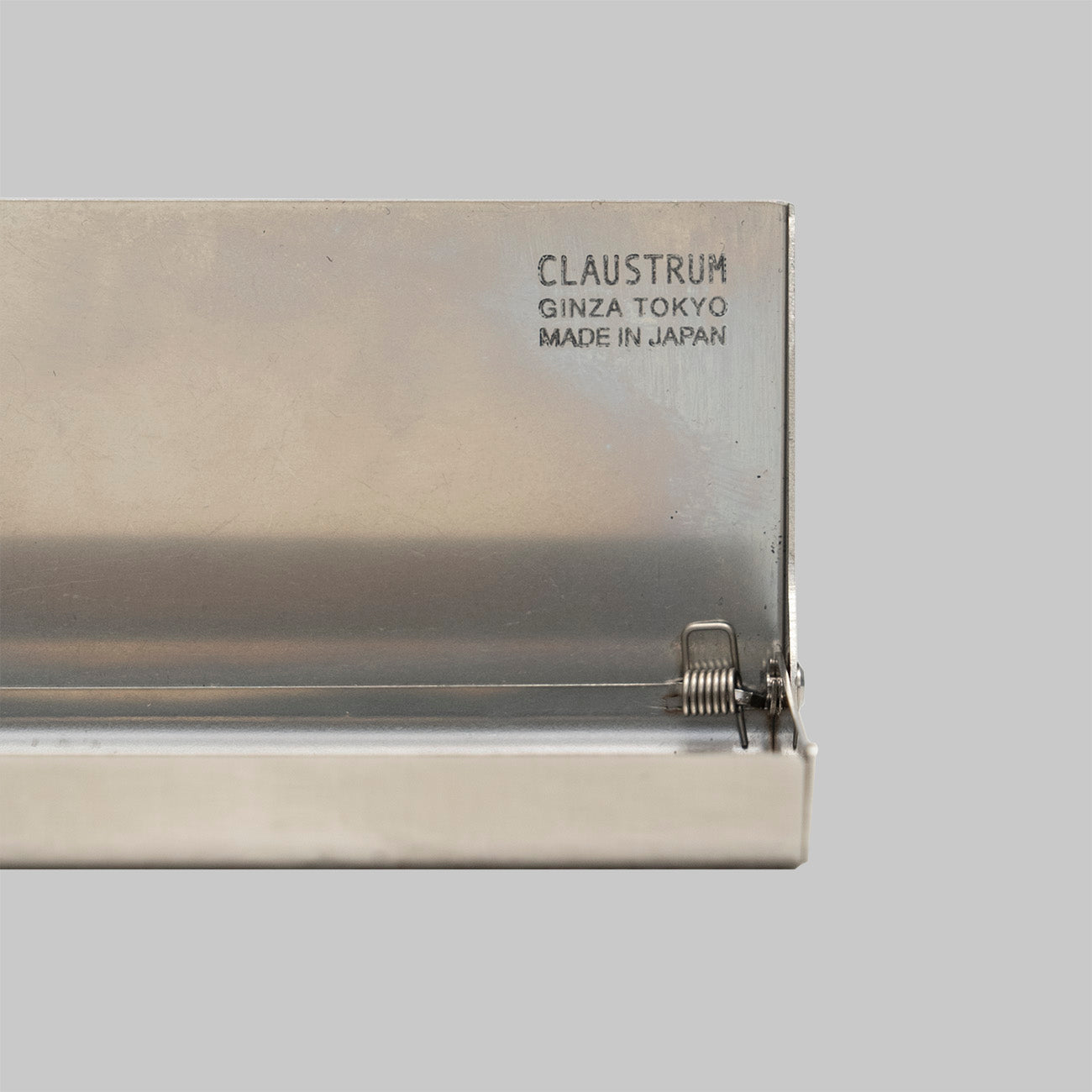 CLAUSTRUM / CIG CONTAINER